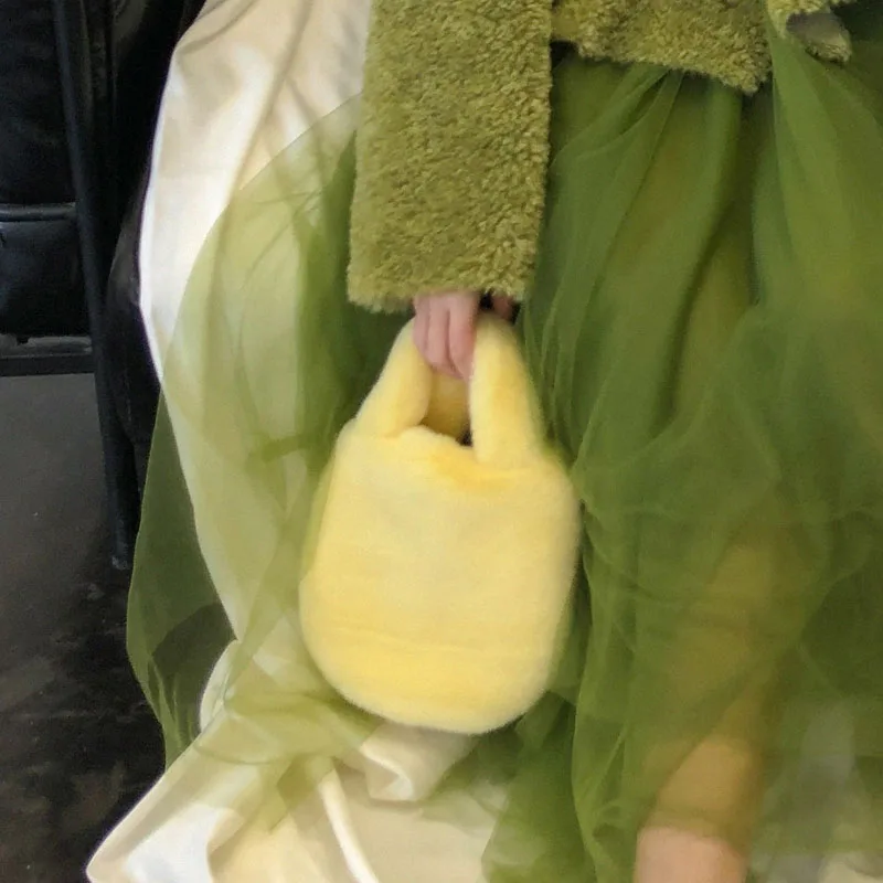 Очень милый маленький Сумочка для женщин карамельных цветов желтый зеленый искусственный меховые сумки Harajuku Kawaii милые девушки осень зима Мягкие плюшевые сумки - Color: yellow mini bag
