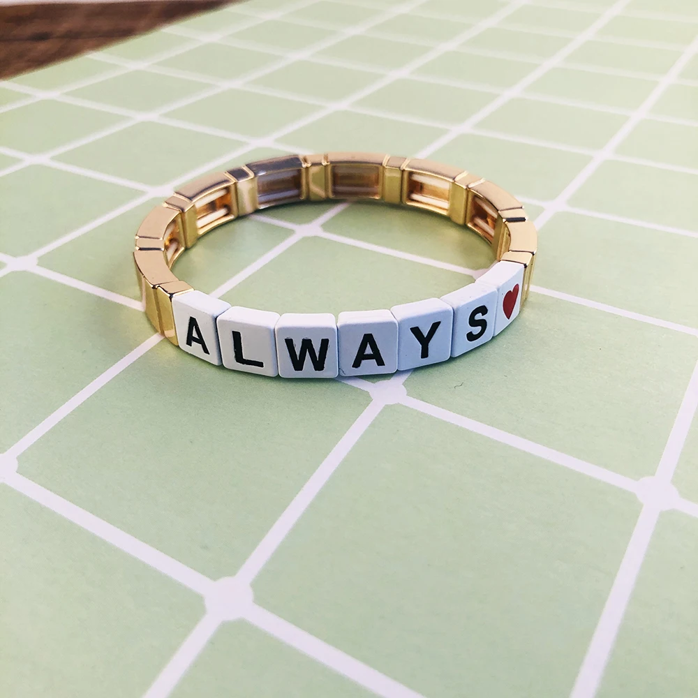 Дизайн настраиваемые буквы любовь Радуга браслет для женщин Штабелируемый эластичный браслет плитка браслеты подарки лучшим друзьям