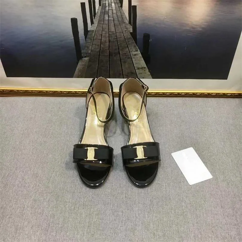 Женские босоножки; женская обувь; chaussures femme; женская обувь на высоком каблуке с пряжкой; модная летняя обувь с металлическими украшениями; zapatos De Mujer