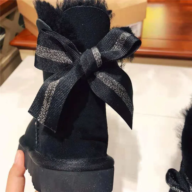 黑色脚踝