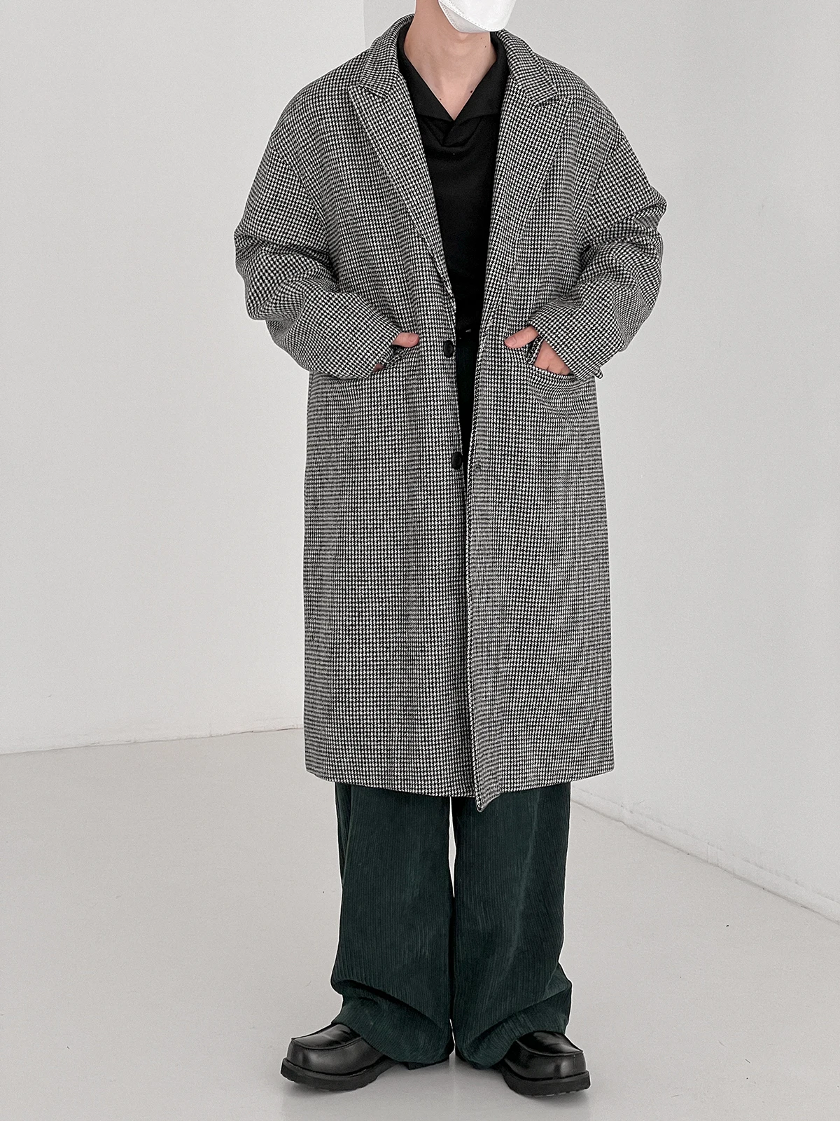 

Houndstooth coat men's high-end Korean mid-length coat loose autumn and winter thick plaid trench coat