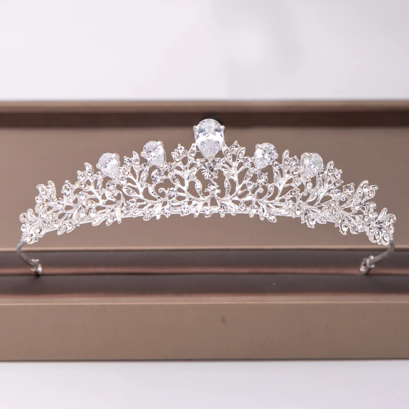 Trendige Frau Kristallkronen Tiara Hochzeit Haarschmuck Krone Braut Tiaras und Kronen Haarschmuck Hochzeit Haarschmuck – Detail 2