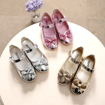 

Girls Bright Leather Shoes 2020 New Summer Student Prom Perform Shoes Sequins Bowknot Children's Sneakers Princess Shoes D04053