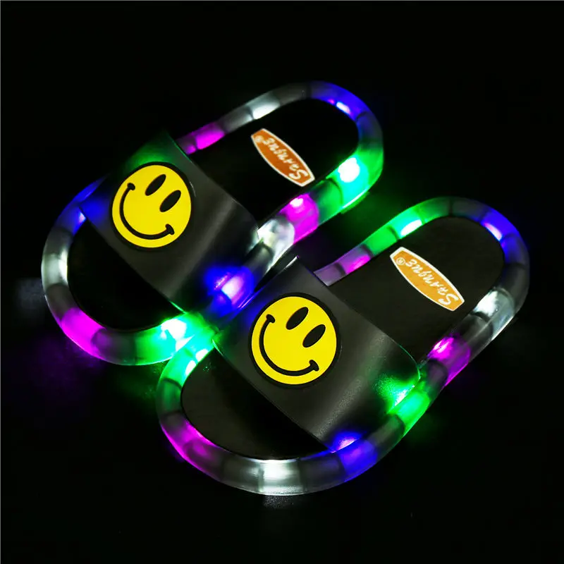 De niños de moda de verano zapatillas de niños y niñas de interior y al aire libre suelas blandas no-bebé celebridad web luminosa zapatos
