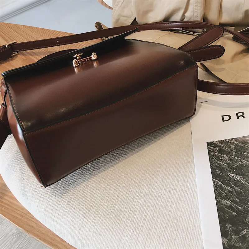 

Korean-style Retro Oil Wax Leather Spray And Magnetic Snap Pillow Simple One-Shoulder Oblique WOMEN'S Bag
