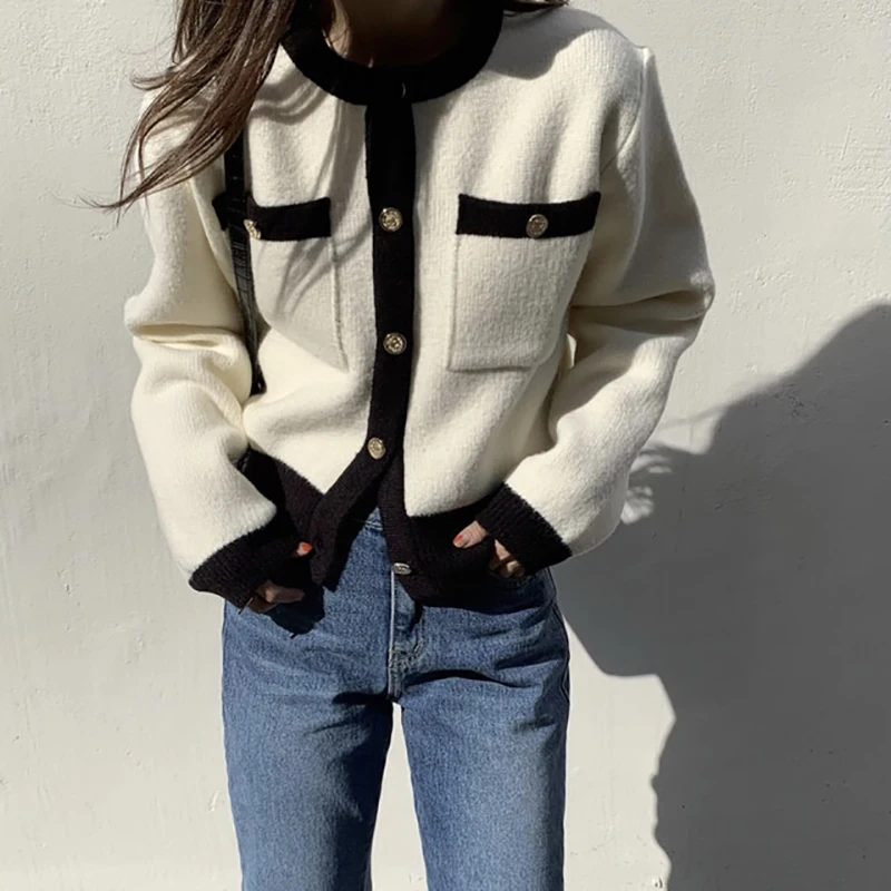 

2021 autumn and winter retro round neck stitching contrast single-breasted loose knit cardigan sweater jacket women