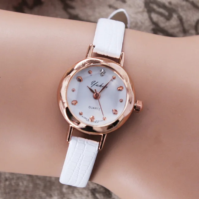

Retro Watch Cool Vintage Ladies' Watch Bracelet Watch 8-Color Can Be Mixed Batch