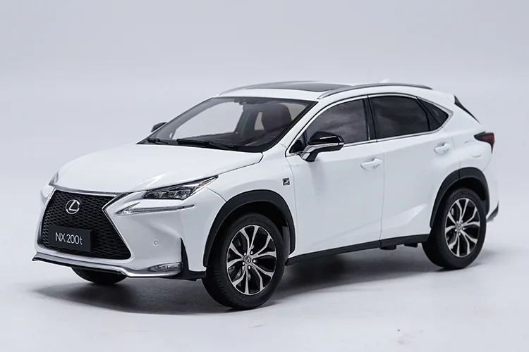 Авторизованный завод 1:18 LEXUS NX NX200T модель автомобиля, классическая металлическая игрушка suv белые модели автомобилей для подарка, коллекция