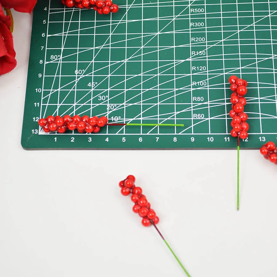 50 искусственные красные ягоды остролиста на Рождество венок/домашний декор/Цветок Корона/Свеча Венок сырье DIY бусины