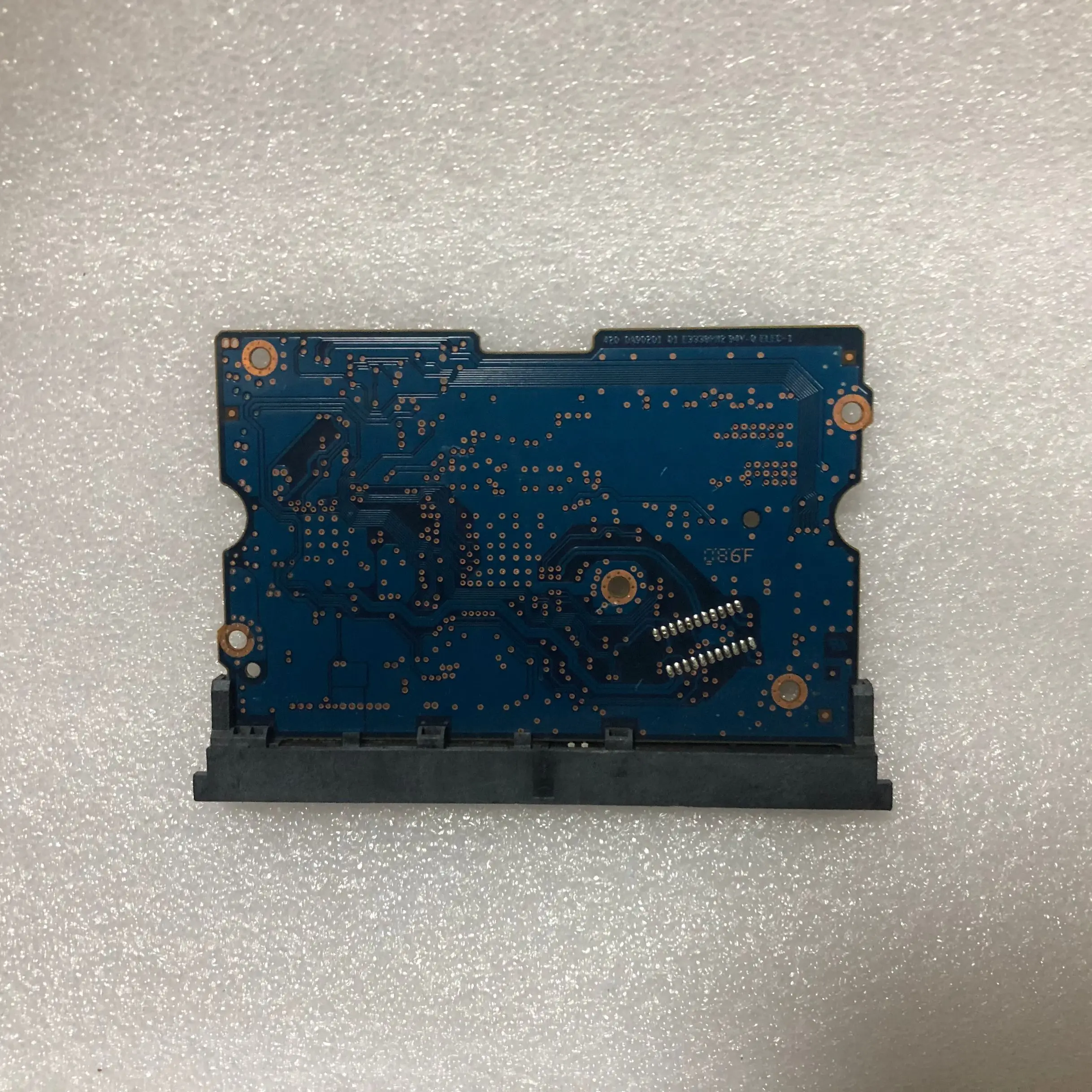 Для HGST HDD PCB Логическая плата/номер платы: 110 0A90201 01 микросхема основного контроллера: 0A71261/наклейки: 0A71339