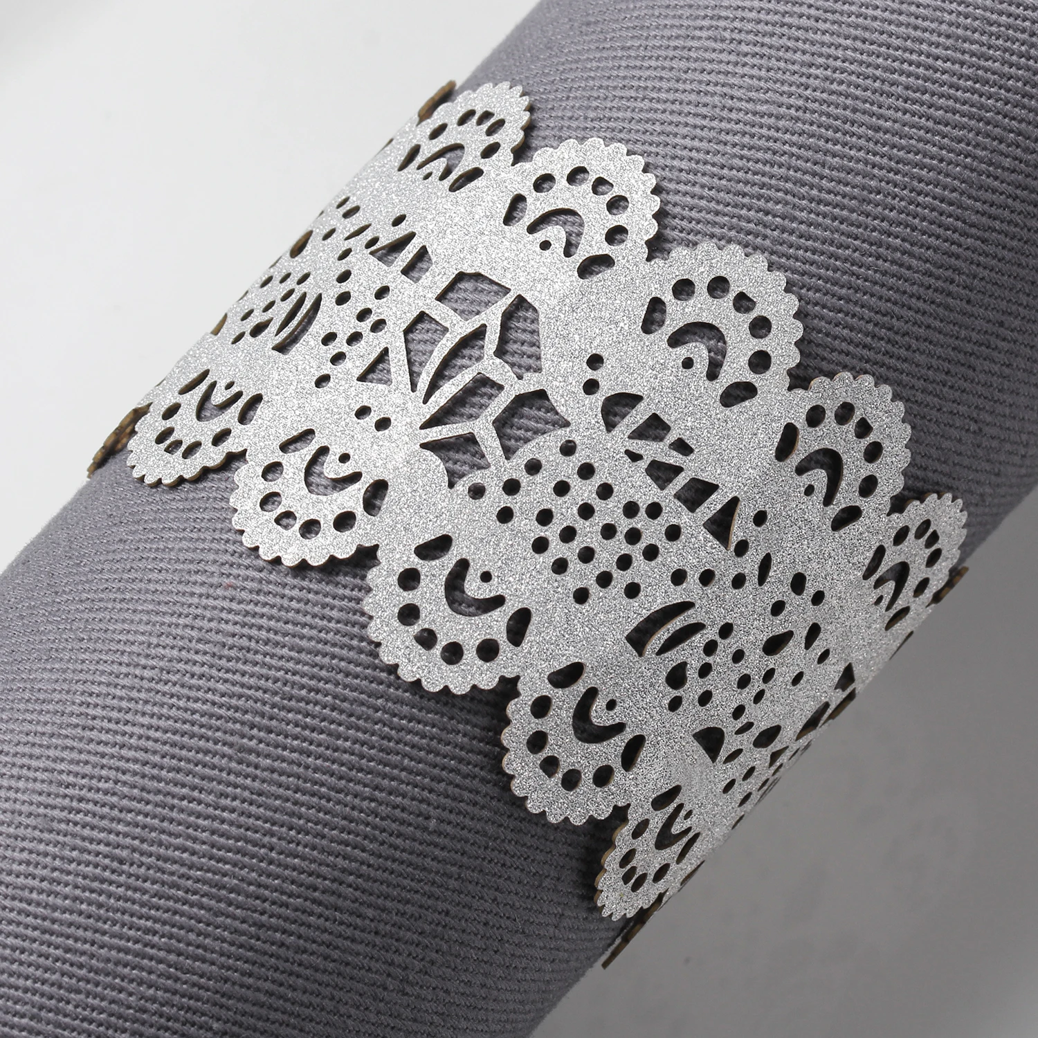 

Lekoch 50 Pcs Disposable Decorative Lace Paper Napkin Rings for Christmas, Table Decoration, Wedding, Bbq