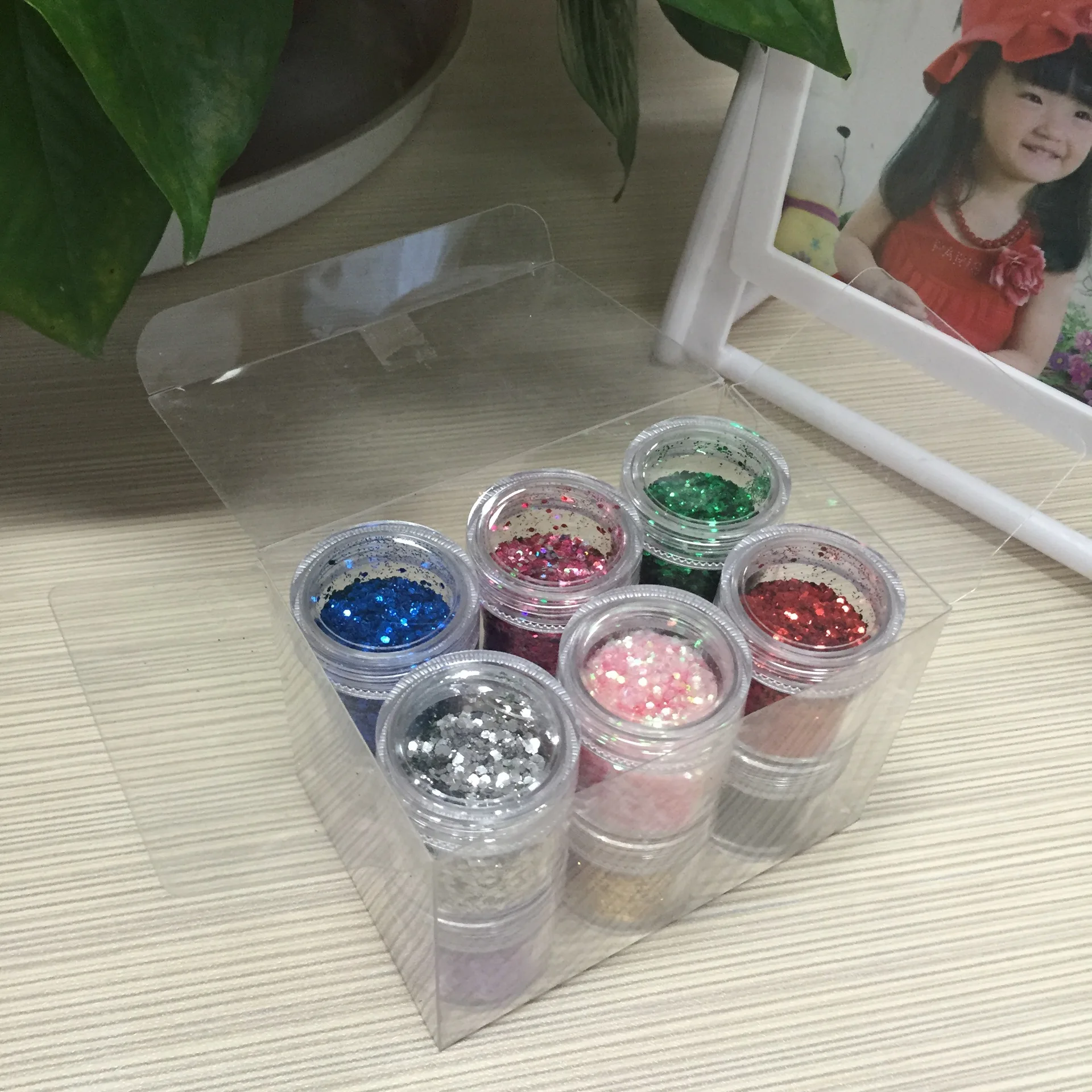 

Yiwu Wholesale Philippine Poetry Show 12-Color Large Small Manicure Small Sequin Ultra-Glare Set Sequin UV Polish