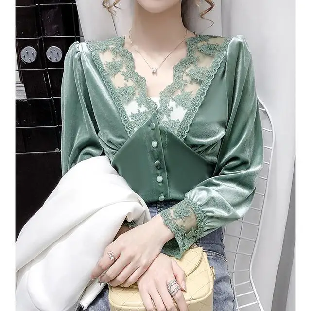 

2020 Autumn Women Sexy Retro French Tops Lady Lace Stitching Gold Velvet V-neck Blouse Female High Waist Back Bow Short Shirt