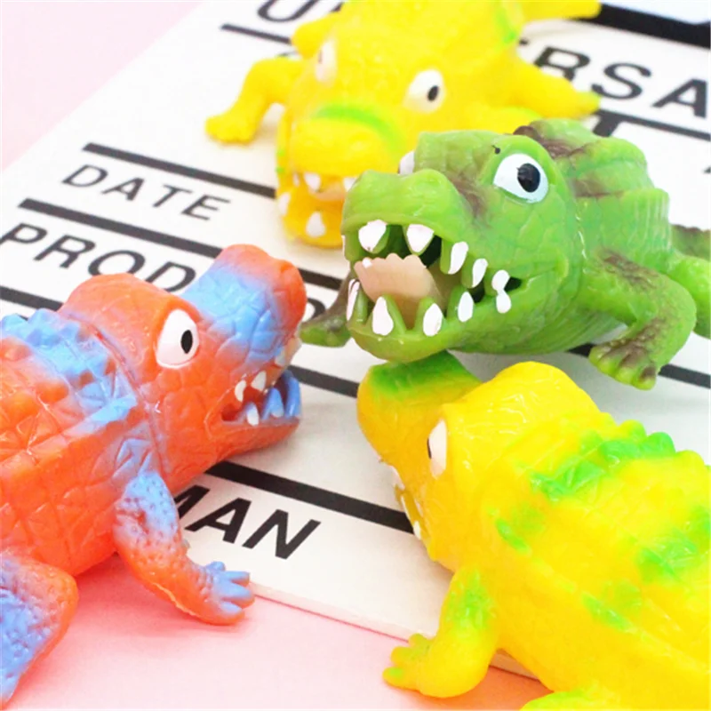 Realistic decompression squeezing music toy tidy funny simulation vomiting crocodile squeaking music venting decompression toy 2