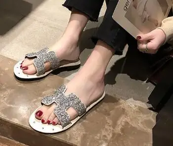 

The new style female cool slippers in the summer of 2020 are retro and fashionable in the Korean version