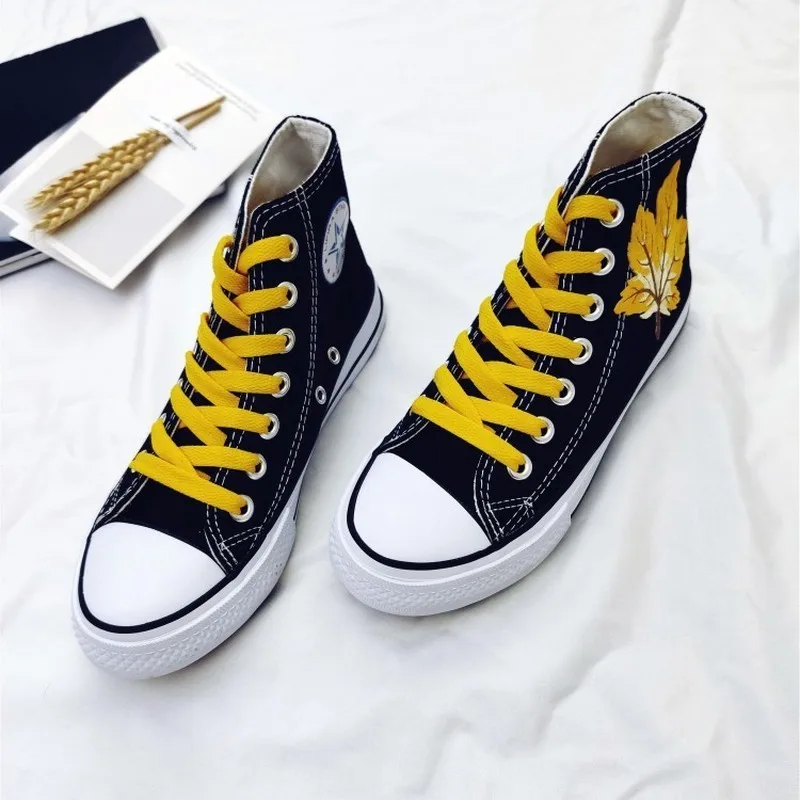 

2020 spring new casual Canvas Shoes Women Maple Leaves Printing Fashion Lace-up high top Classic Vulcanized Sneakers K18-21