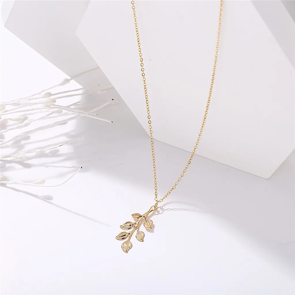 Gold Alloy Round Pendant Necklace for 