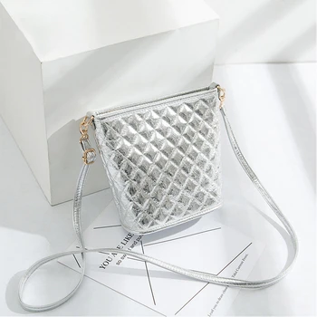 

Female Bag 2020 new Korean women bag bucket bag fashion diamond laser crossbody shoulder bag Casual zipper Messenger Bag