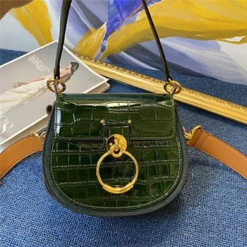 

Leather crocodile diagonal straddle saddle bag 2020 new fashion one shoulder ring buckle flap Vintage portable piggy bag