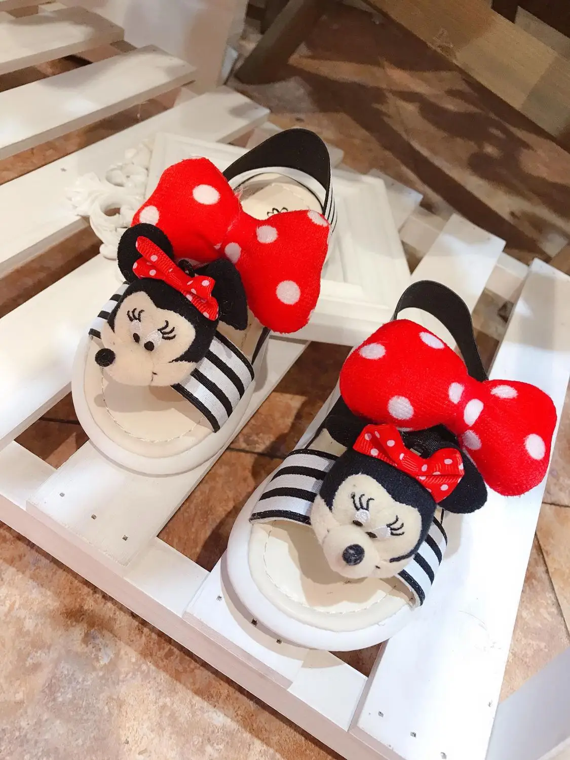 

Disney children's cartoon Minnie bow non-slip soft bottom sandals girls sandals casual baby first walker sandals