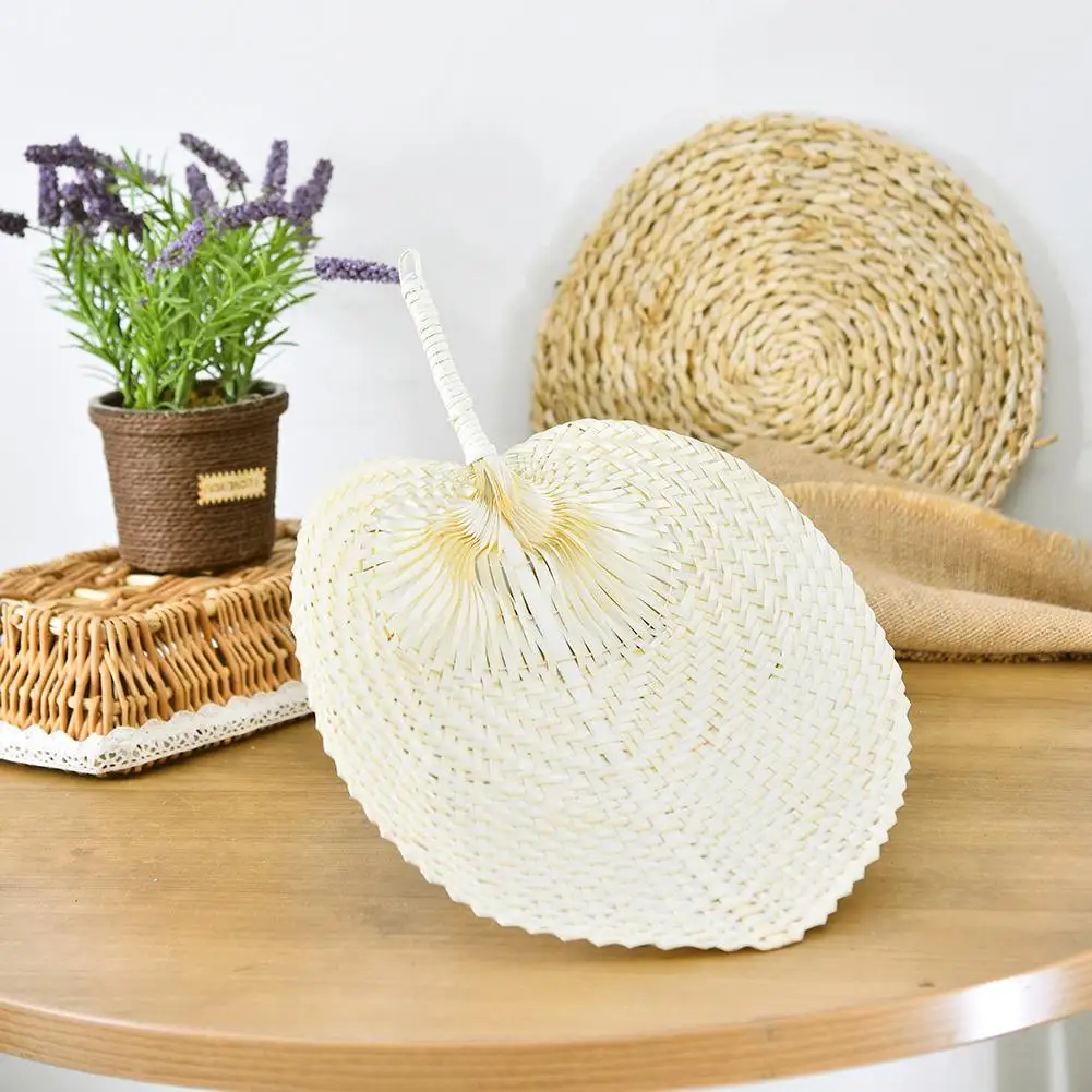 

Pure Handmade DIY Heart Shaped Bamboo Woven Fan Summer Cooling Featured Peach-shaped Fan For Home Decor