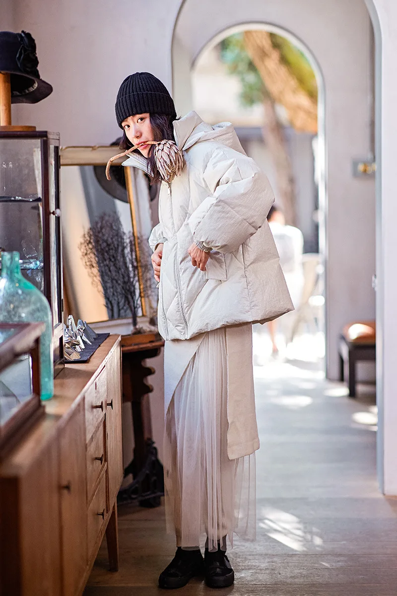 Зимняя новая стильная AliExpress женская теплая куртка в европейском и американском Стиле Белая плотная свободная короткая куртка с перьями