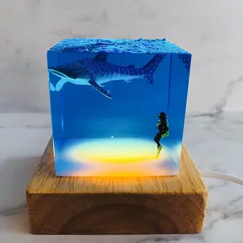 

SETT STUDIO Whale shark Diver Decoration Ocean Animal Collector Luminous Toy Creative Adult Kid Handmade Figure Model Gift