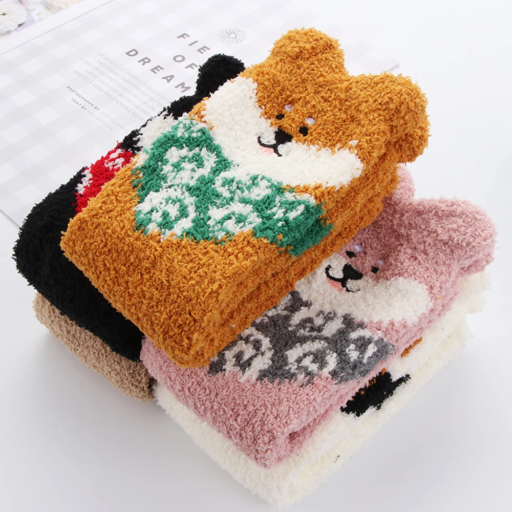 EIE/Новинка зимы; мягкие домашние носки для девочек и женщин; пушистые зимние теплые носки из бархата кораллового цвета с милым рисунком собаки; Calcetines; носки; рождественские носки