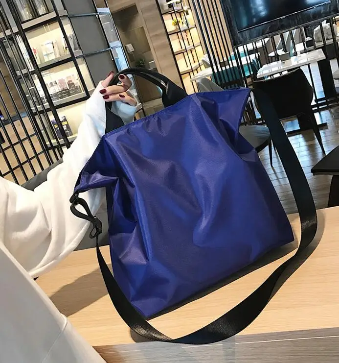 

New waterproof large-capacity travel bag men and women sports shoulder bag Korean fitness handbag nylon fabric Messenger bag
