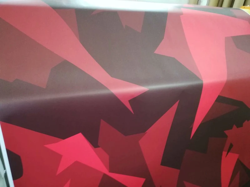 Cheap Rood Zwart Camouflage Pvc Vinyl Film Auto Sticker Auto Body Wrap Film Camo Folie Met Air Release Bellen Gratis