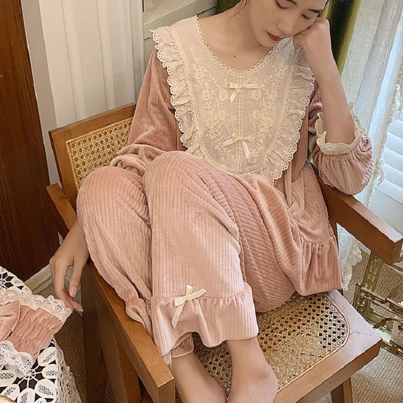 Beste Winter Herfst Vintage Dikke Fluwelen Vrouwen Warme Pyjama Sets Elegante Lange Mouwen Wit Kant Nachtkleding Suits Sweet Pyjama