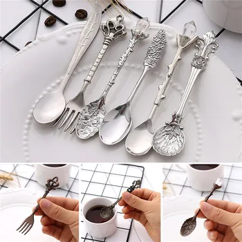 

6PCS Vintage Spoons Fork Mini Royal Style Metal Gold Carved Coffee Snacks Fruit Prikkers Dessert Fork Kitchen Tool Teaspoon