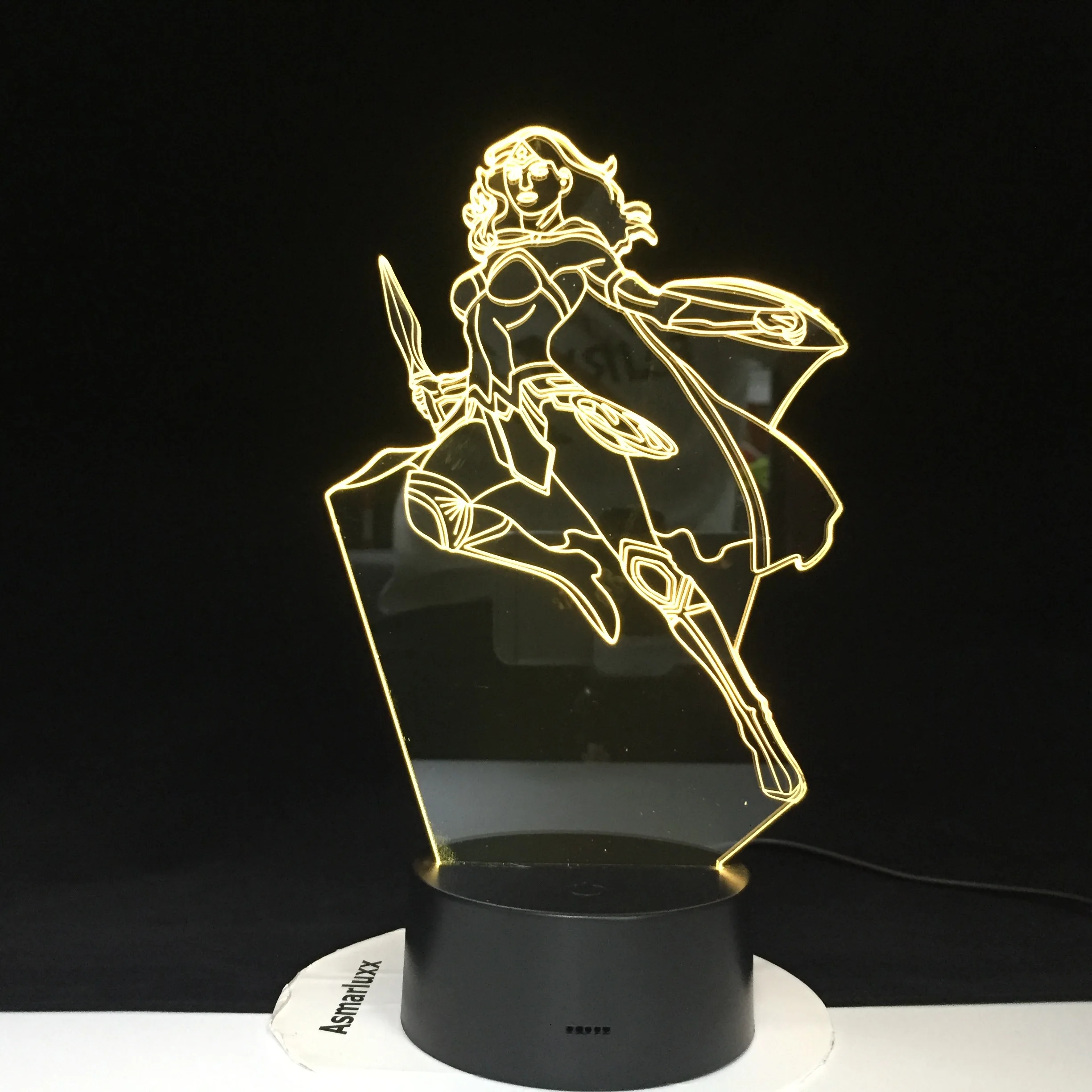 Wonder Woman Justice League Изменение цветов с дистанционным питанием от аккумулятора 3D
