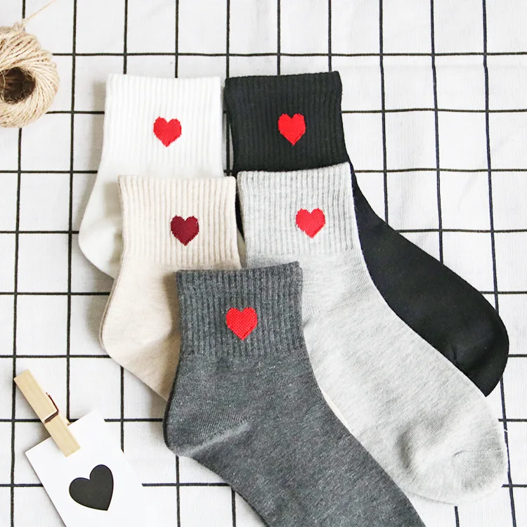 

Women's Socks Cute Love Heart Print Cotton Harajuku Happy Socks White Black Girl Gift Female Dropshipping Calcetines Wholesale