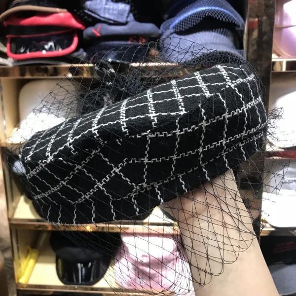 High-end Party Beret Black White Pearl Bee Autumn Plaid Mesh Elegantleisure Lady Berets Cap Women Painter Restoring Ancient Hat leather beret for men