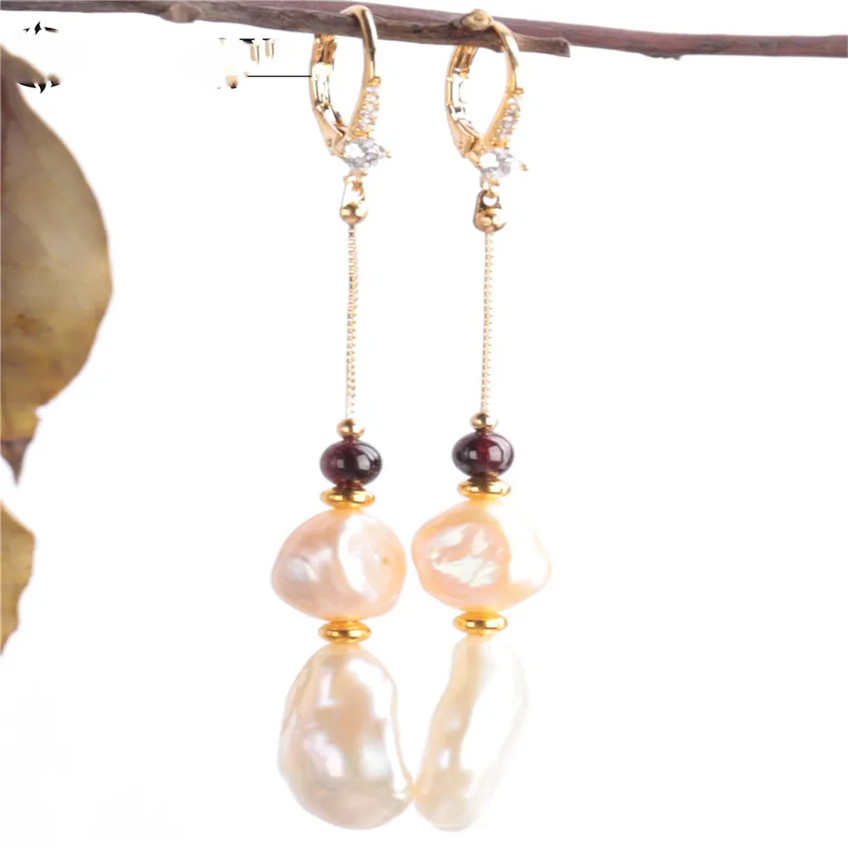 

Natural White Baroque Pearl Earring 18KGB Ms gift Garnet beads Jewelry Mesmerizing AAA Earbob Luxury Irregular Women Party