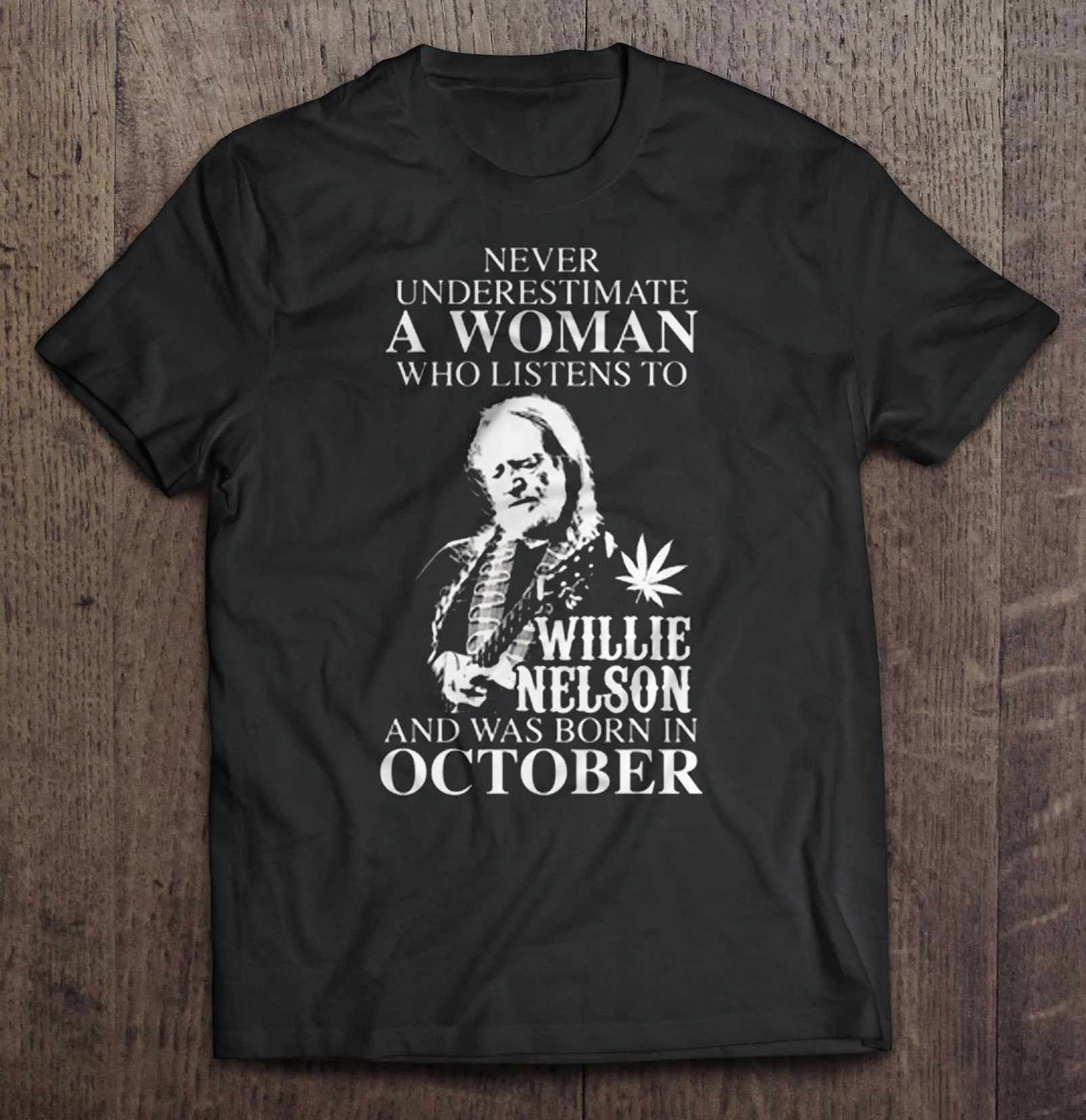 Wanita Yang Mendengar Willie Nelson 