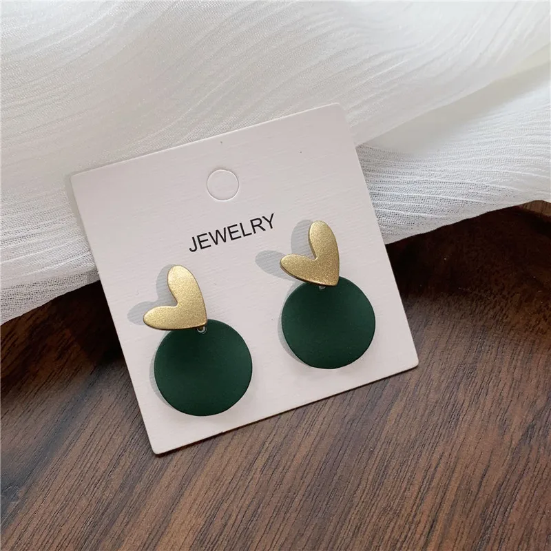

The New 2020 Contracted Small And Pure And Fresh Temperament Girl Love Small Earrings Stud Earrings Retro Joker Women Jewelry