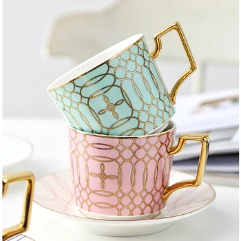 

British Luxury Ceramic Coffee Cup and Saucer Set European Luxury Couple Coffee Mug Simple Home Afternoon Tea Flower Tea Cup Gift