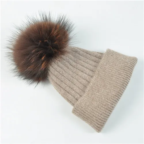 Brown match fur Детская меховая шапка с помпонами, модная Высококачественная детская теплая вязаная Шапочка, детский мяч из натурального меха енота, зимняя шапка - Цвет: Brown match fur