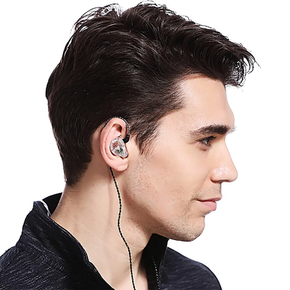 гарнитура для певцов. ушные мониторы у певцов. наушники для певцов. наушники для певцов на сцене. дима билан с микрофоном.