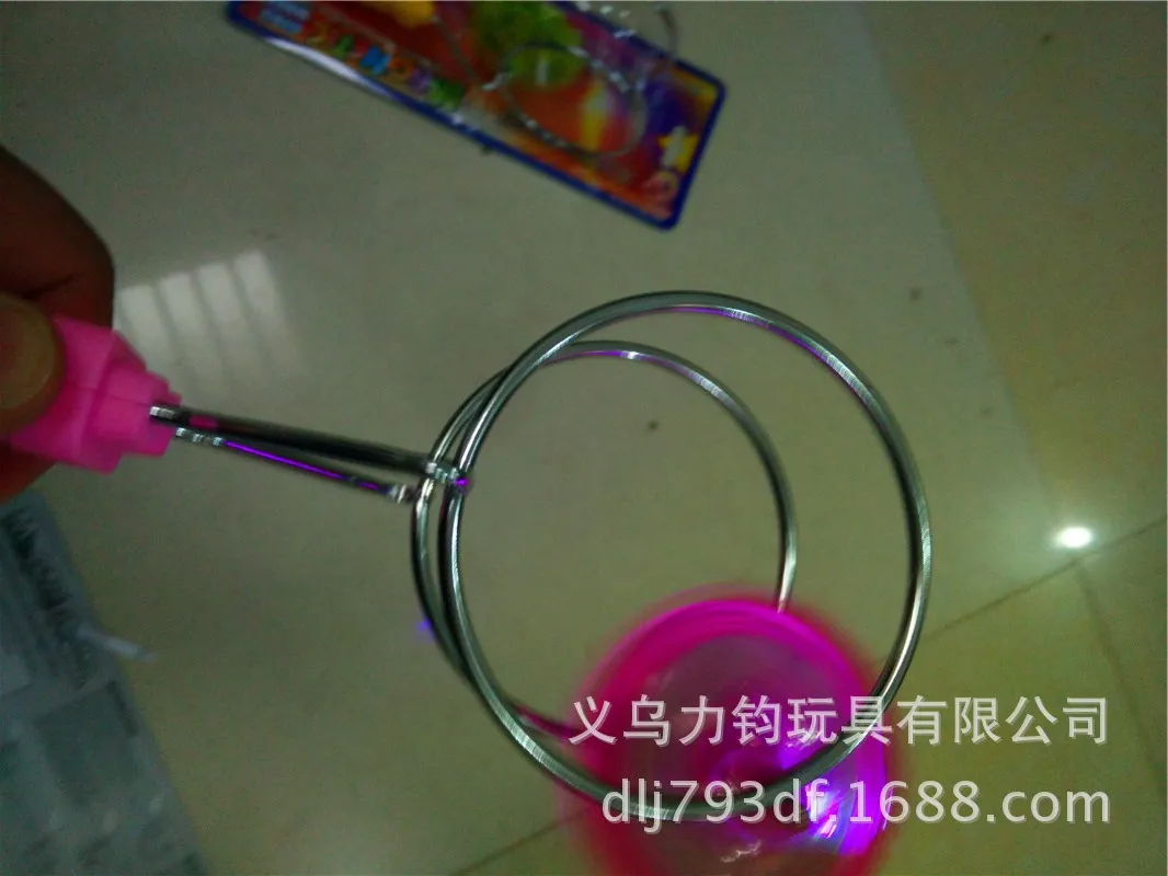 Supply of Goods Stall Supply of Goods Flash YO-YO Fantasy Magic Flying Hand-cranking Gyro Toy