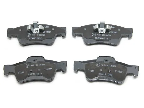 R280 r300l r320 r350 r400 r500 w251 керамики тормозных колодок - Цвет: r300 w251 Rear