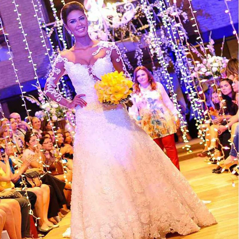 

Free Shipping Court Train Lace Appliques Beading/Sequins Sheer Back Sweetheart 2018 Vestido De Noiva mother of the bride dresses