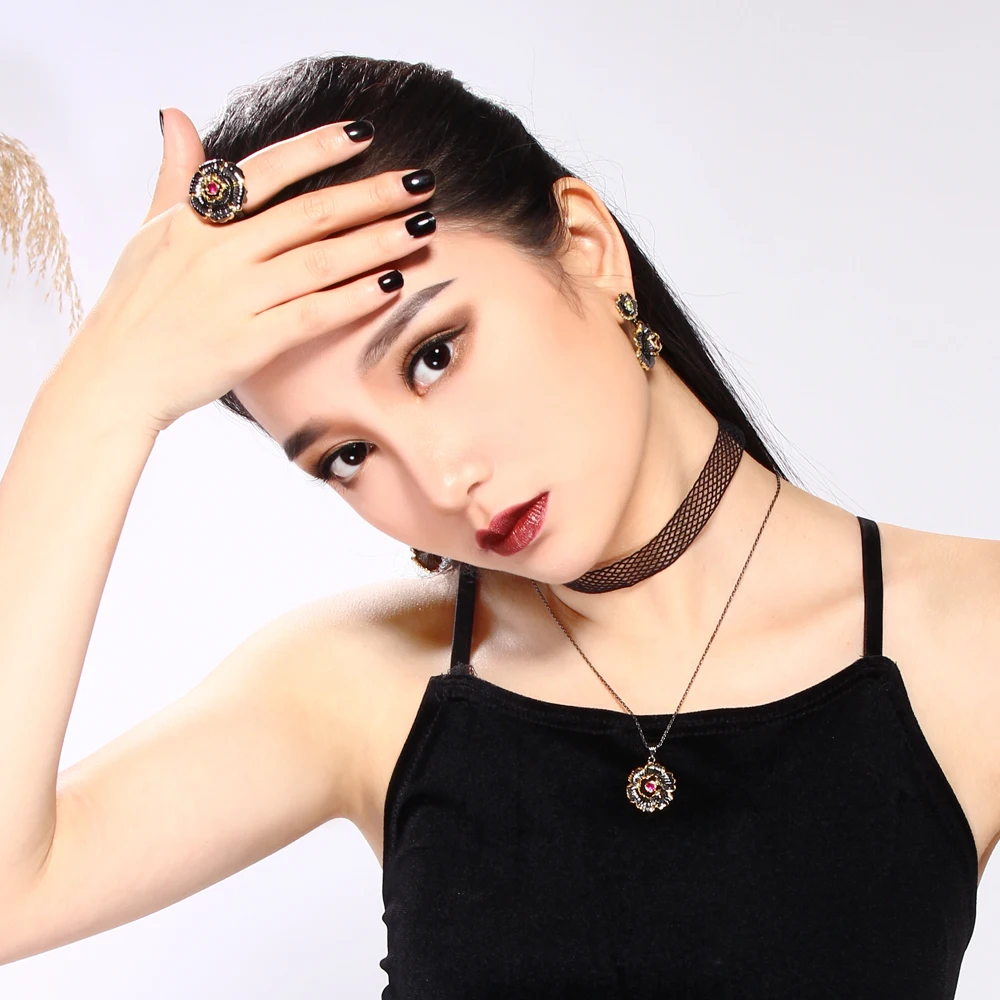 black flower ring (1)