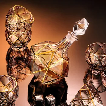 

Whiskey Decanter And Glasses Bar Set, Includes Whisky Decanter And 6 Cocktail Glasses - 7 Piece Set 0902-08