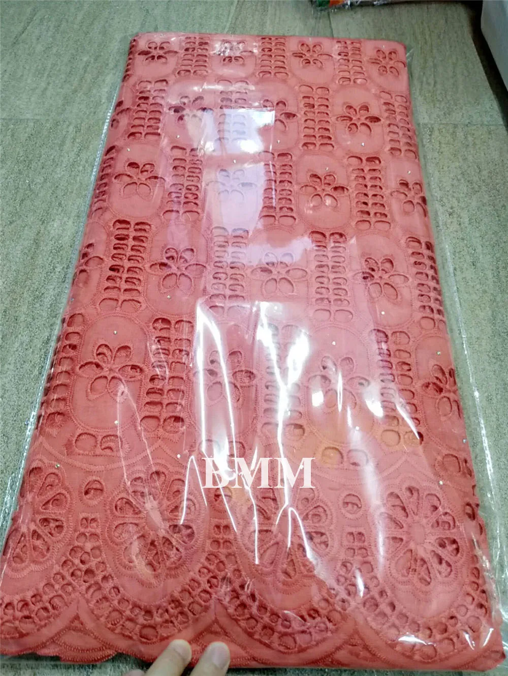 Швейцарские кружева ткань из Дубая ажурная ткань; высокое качество хлопчатобумажная кружевная ткань выдалбливают robe dentelle 5 ярдов/лот