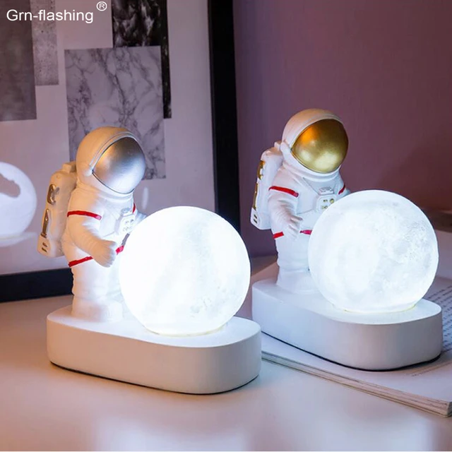 Lampe Led Usb en forme d'astronaute, luminaire décoratif d'intérieur, idéal  pour une Table de chevet, une chambre à coucher ou une chambre d'enfant