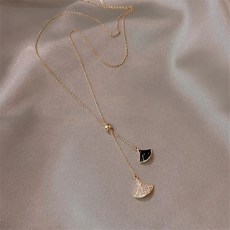 

FYUAN Fashion Long Sweater Chain Necklaces Bijoux Black White Enamel Sector Pendant Necklaces for Women Jewelry Gifts