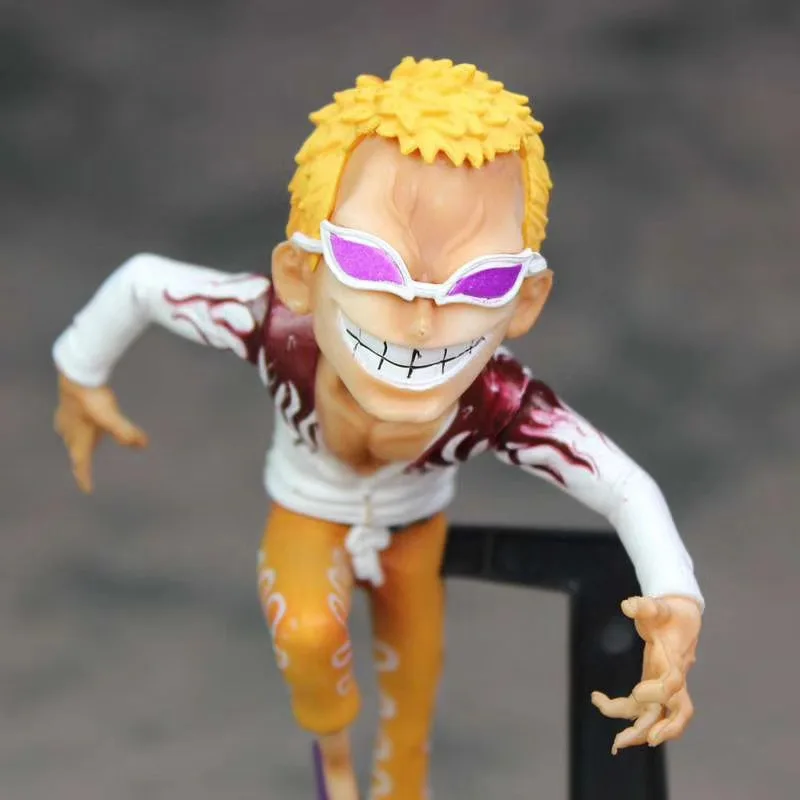 Один кусок битва семь у Хай маленький Тан мин Doflamingo штучный Гараж Комплект Модель
